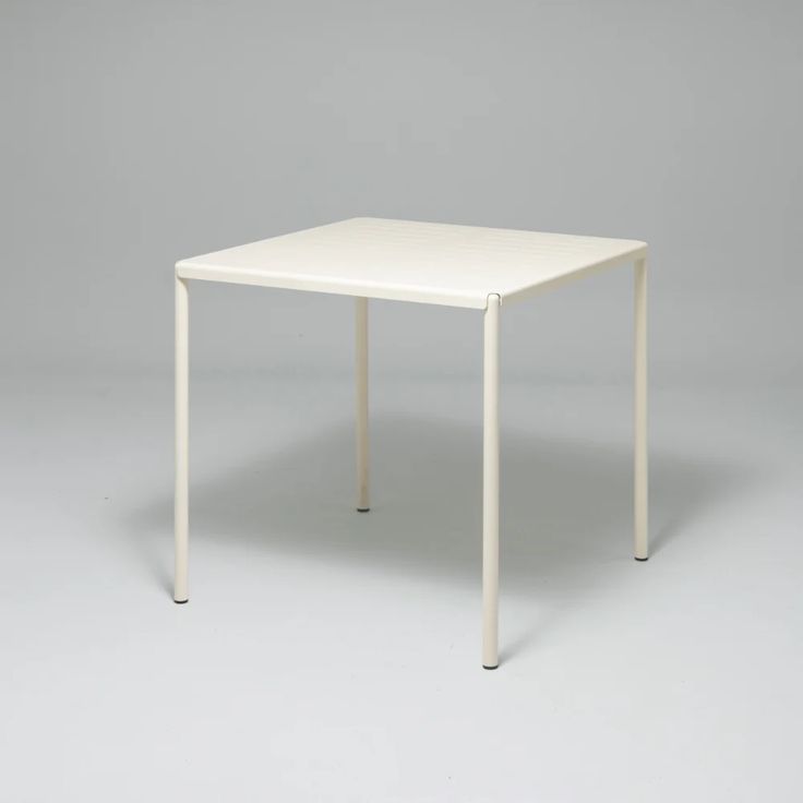 Outdoor tables - Image 10